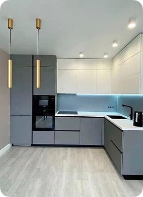 Белая кухня с золотом