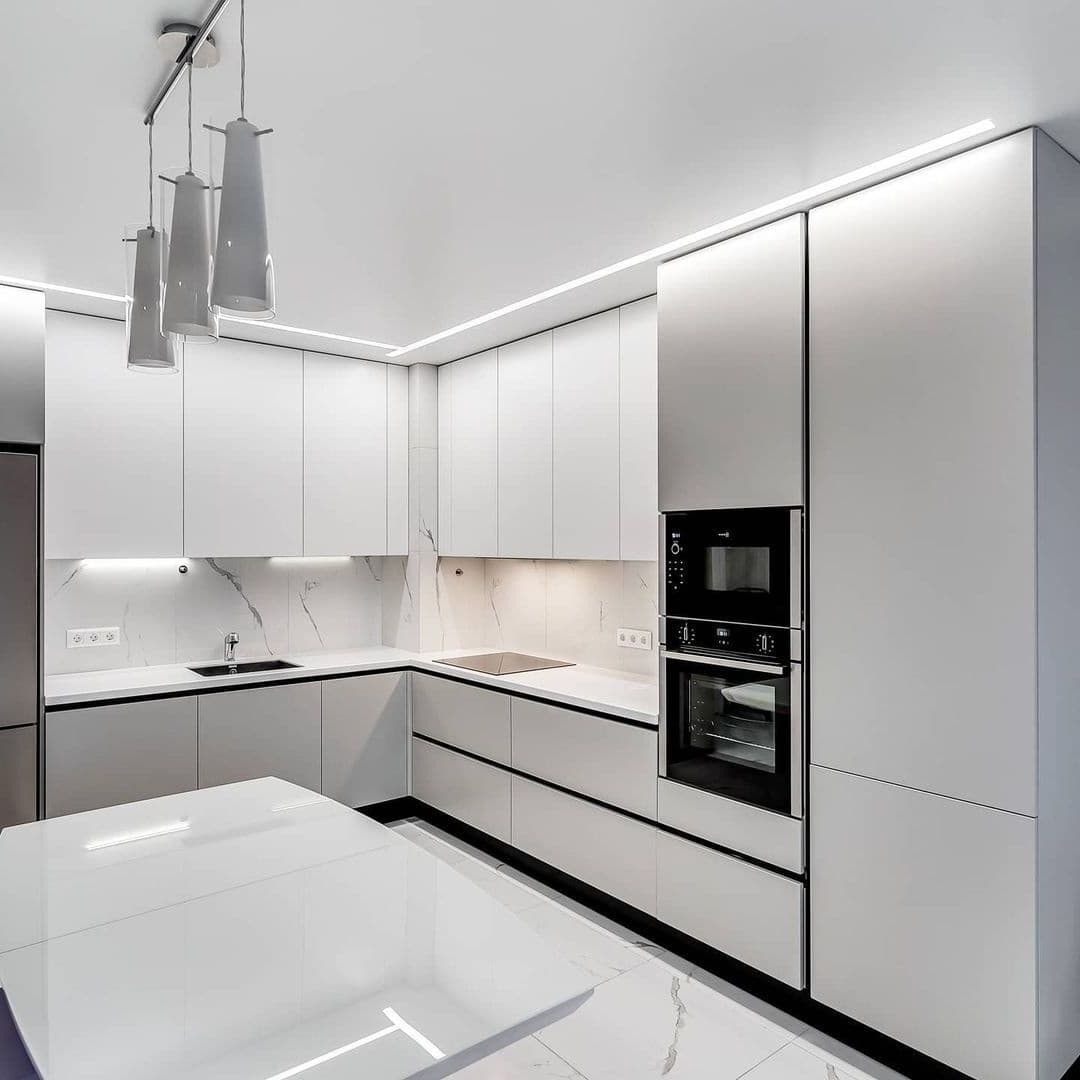 Белая кухня